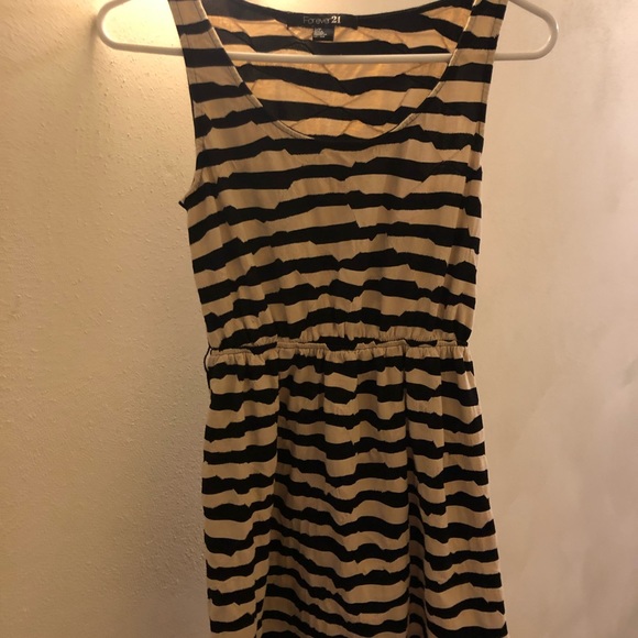 Women’s S/XS Casual Summer Dresses - Picture 6 of 7